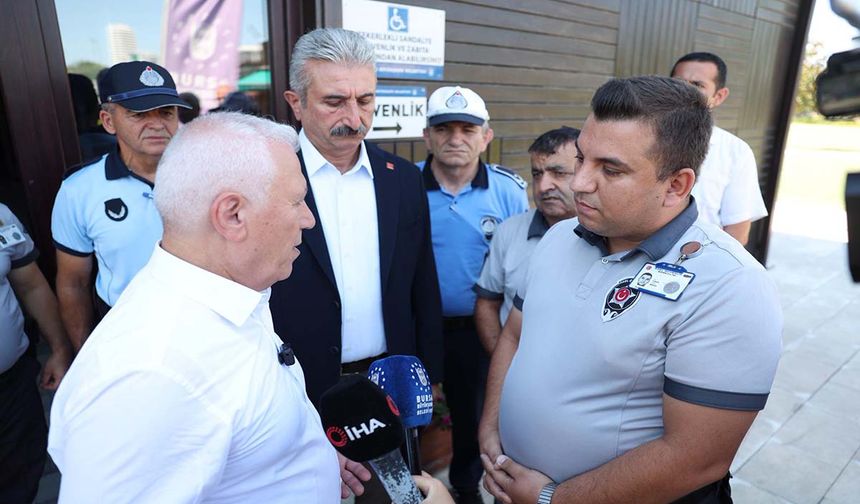 Kahraman güvenlik görevlisine Başkan Bozbey’den tebrik
