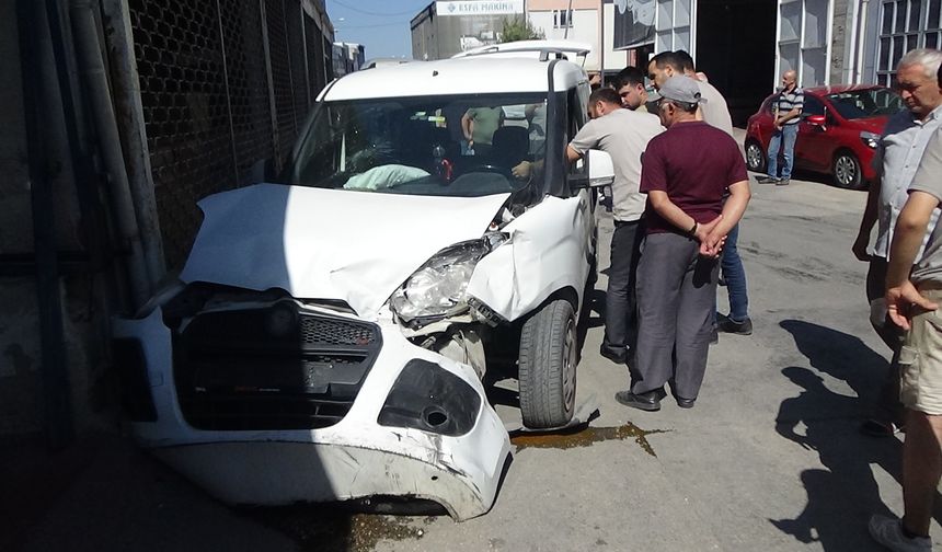 İnegöl'de Korkunç Kaza böyle çarpıştılar