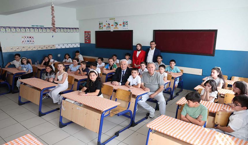 Büyükşehir'den öğrencilere eğitim desteği