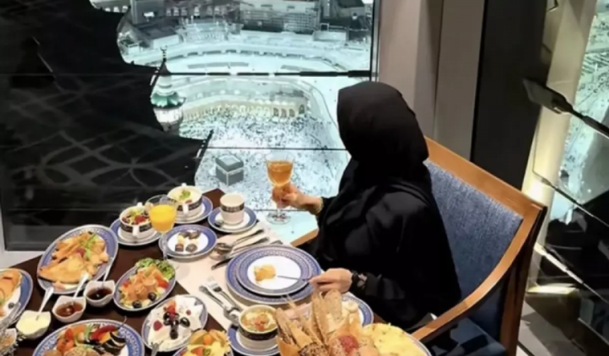 Kabe Manzaralı Lüks Kahvaltı Paylaşımına Büyük Tepki