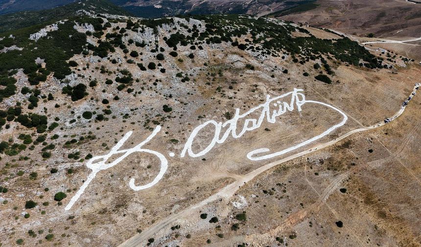 Dünyanın En Büyük Atatürk İmzası Yenilendi
