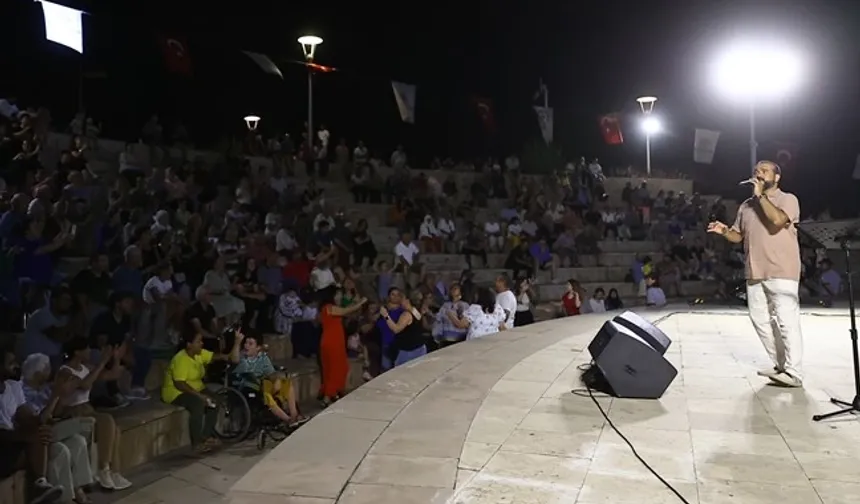 Denizli'de yaz konserleri binlerce sanatseveri buluşturdu