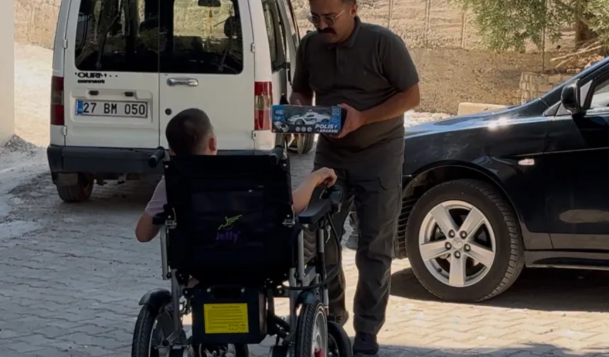 Ben de Mustafa Şahin amcam gibi polis olacağım