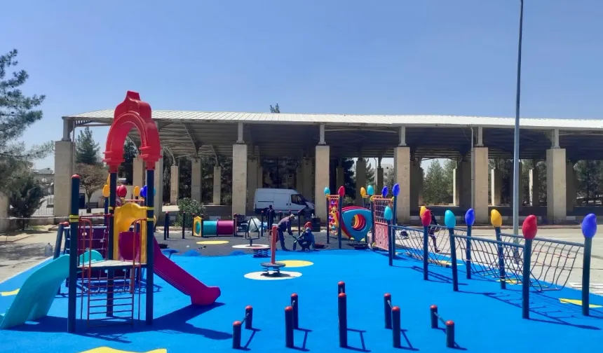 Mardin Midyat'ta yerel yönetimden mahallelere modern parklar
