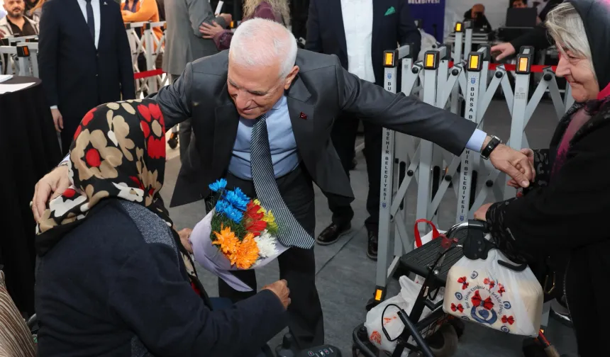 Bursa Büyükşehir Belediye Başkanı Bozbey dertleri Kestel'de dinledi