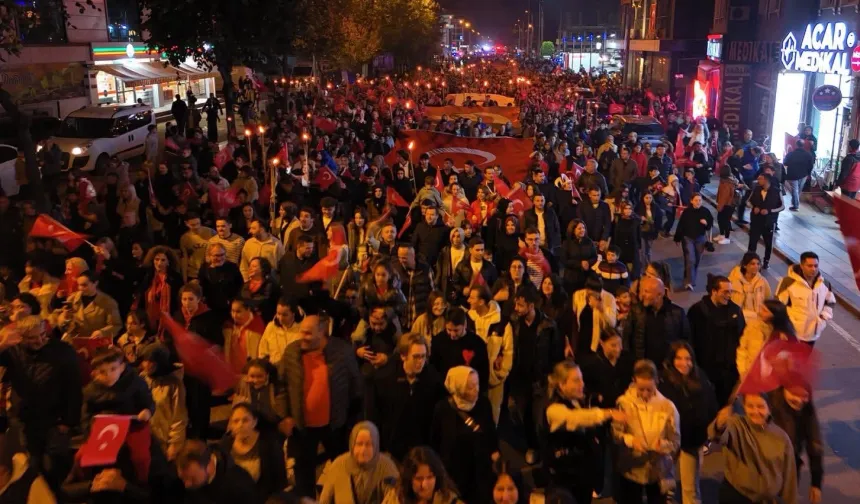 Düzce'de binlerce kişi Cumhuriyet Yürüyüşünde buluştu
