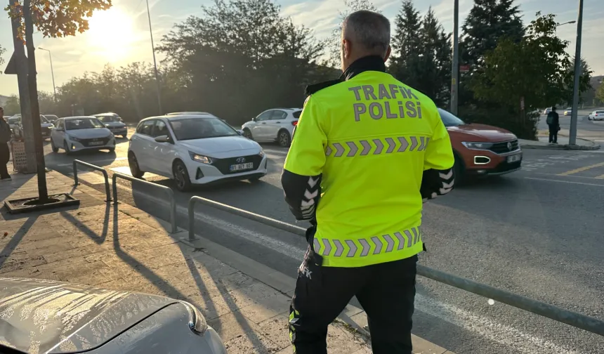 Düzce'de okul bölgelerinde yaya geçidi uygulaması