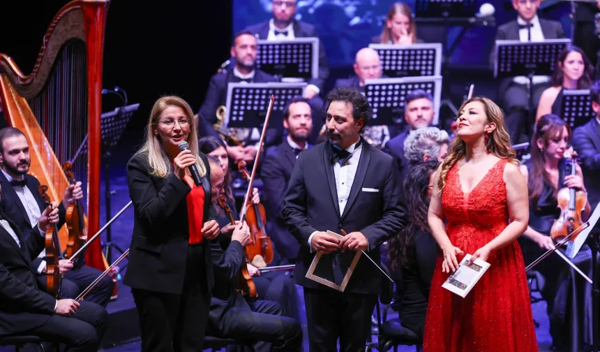 Efsane Soprano Leyla Gencer Bakırköy'de anıldı