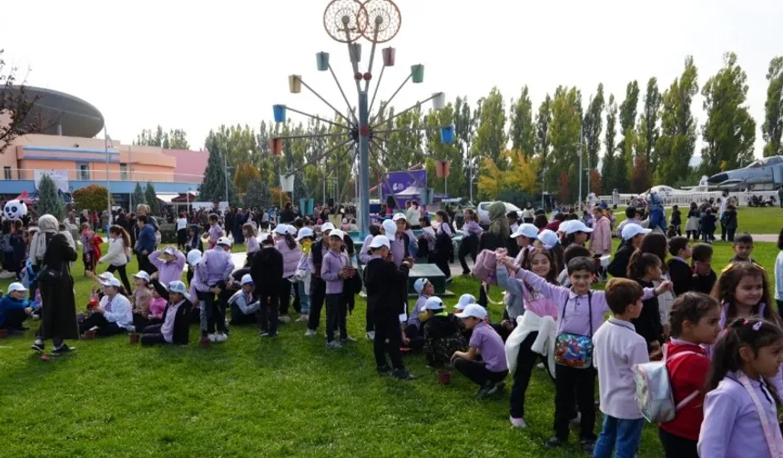 Eskişehir'de bilim şöleni başladı