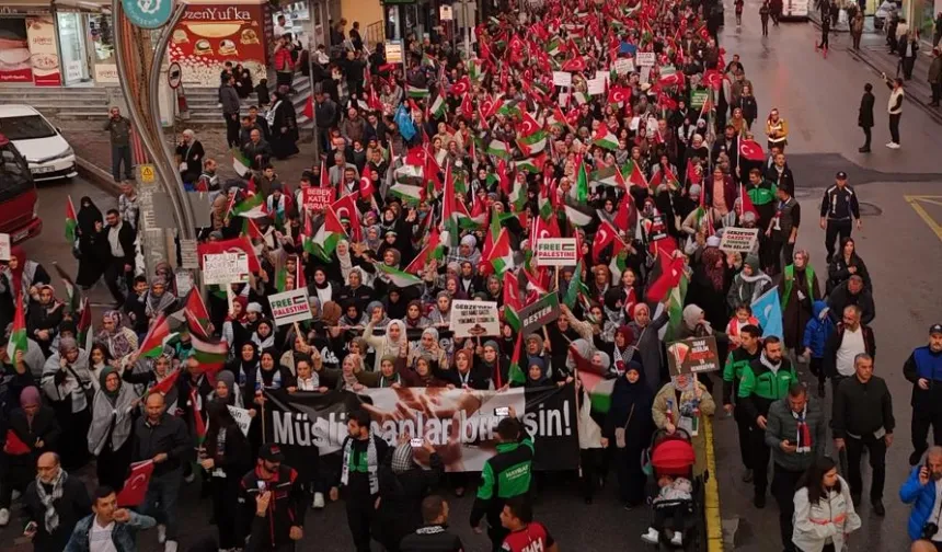 Gebze'de binlerce vicdan Gazze için yürüdü