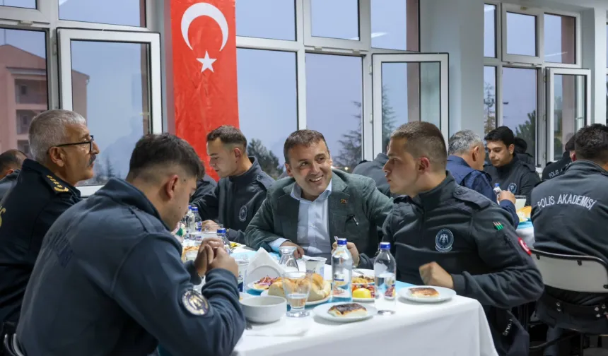 Vali Sözer, Polis Adaylarıyla Bir Araya Geldi