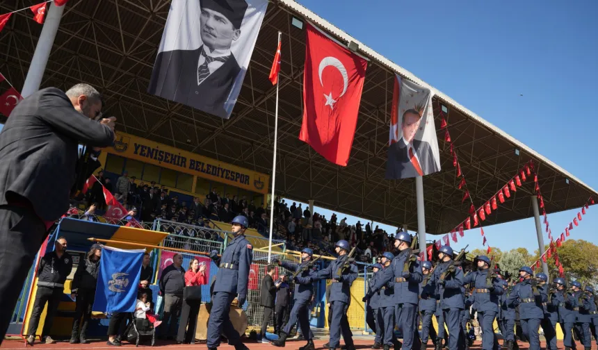 Yenişehir Stadyumunda Cumhuriyet coşkusu