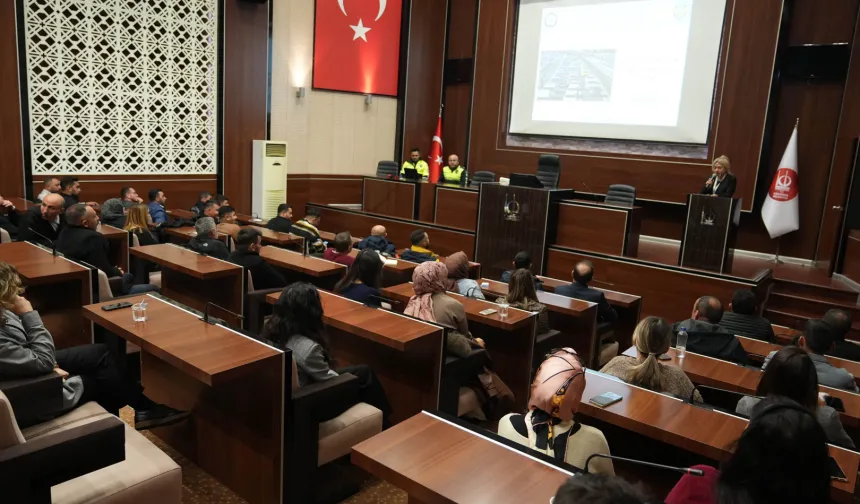 Ankara Keçiören Belediyesi'nde hizmet içi 'trafikte güvenli sürüş' eğitimi