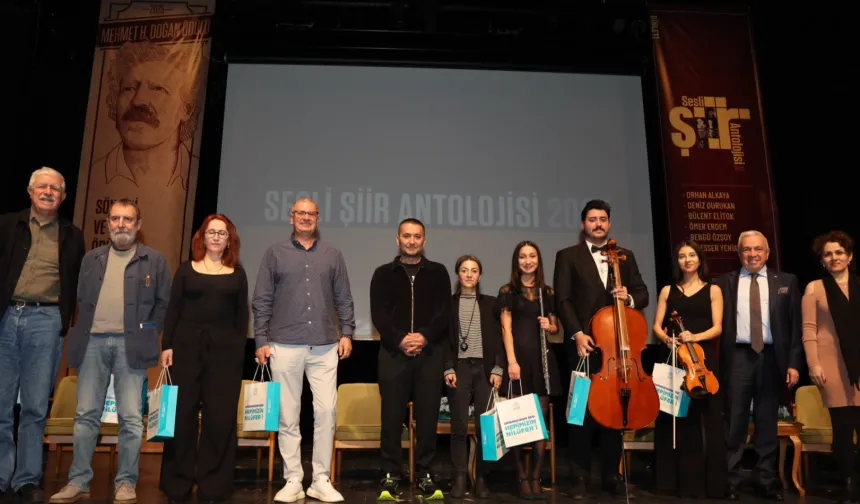 Bursa Nilüfer'de şiir eleştirisinin prestij ödülleri sahiplerini buldu