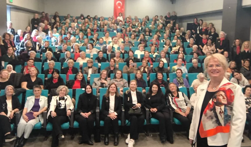 Bursa Nilüferli kadınlar Atatürk'ü sevdiği şarkılarla andı