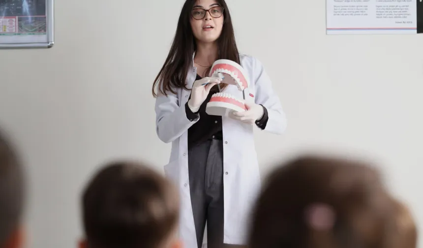 Osmangazi’de Minikler Sağlıklı Gülüşlerin Sırrını Öğrendi