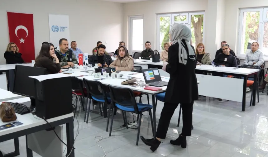 Bursa Yıldırım'da 'şiddete karşı' hizmet içi farkındalık