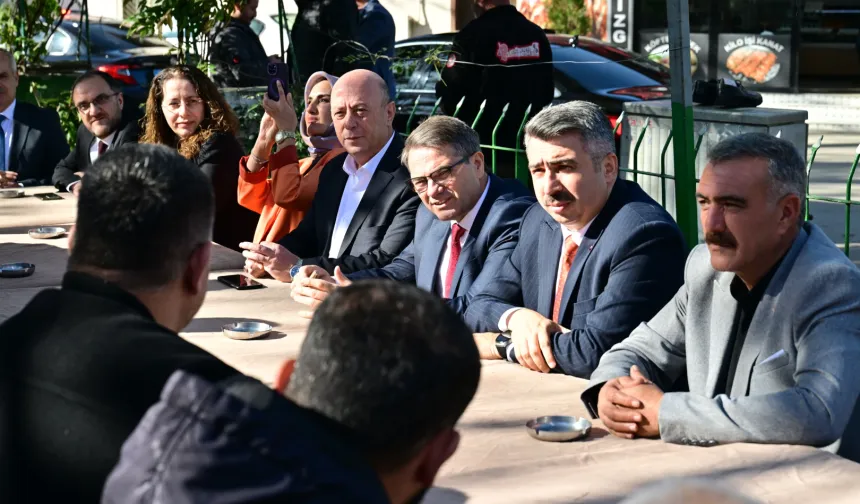 Bursa'da Başkan Yılmaz Vakıf Mahallesi'nde vatandaşlarla buluştu