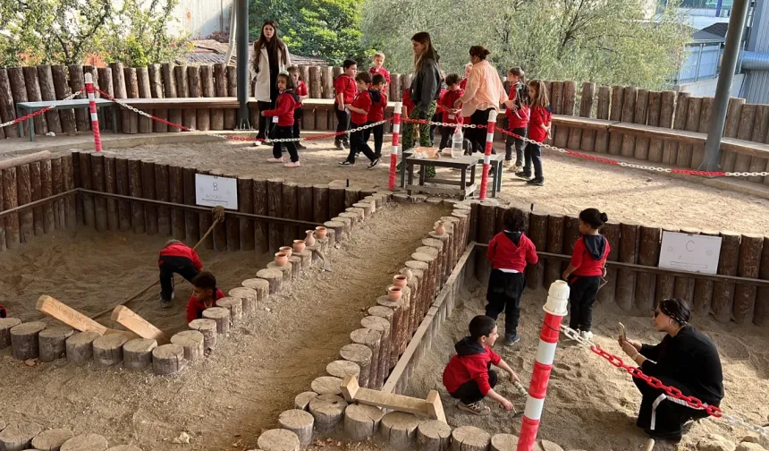 Bursa'da öğrenciler, arkeolojiyi tanıyor