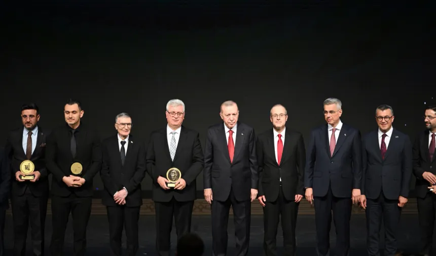 ERÜ'ye Cumhurbaşkanı Recep Tayyip Erdoğan'dan ödül