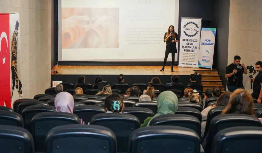 İstanbul Beylikdüzü'nde 'Evlilik Okulu' başladı