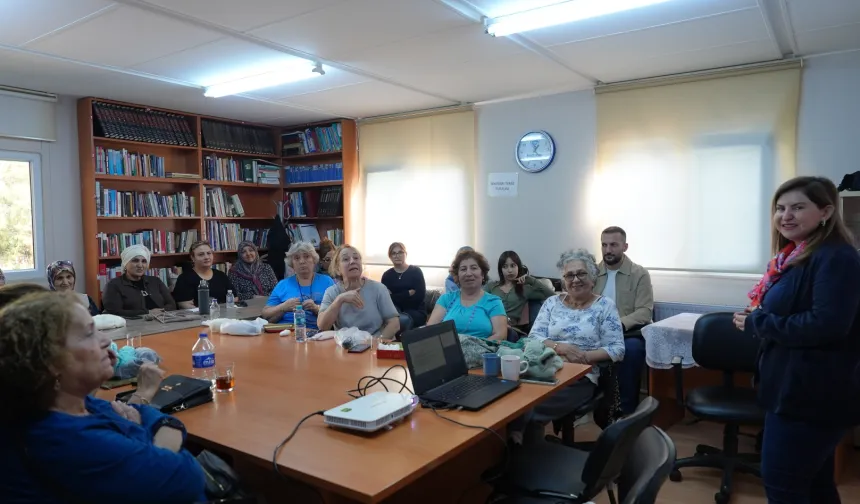 İstanbul Maltepe'de 'Değişen Dünyada Yaşlanmamayı Seçenler' söyleşisi