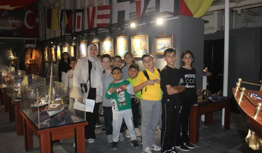 İzmirli öğrenciler, dil becerilerini gezerek pekiştiriyor