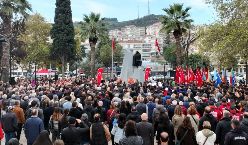 Mudanya, Atatürk'ü özlem ve saygıyla andı