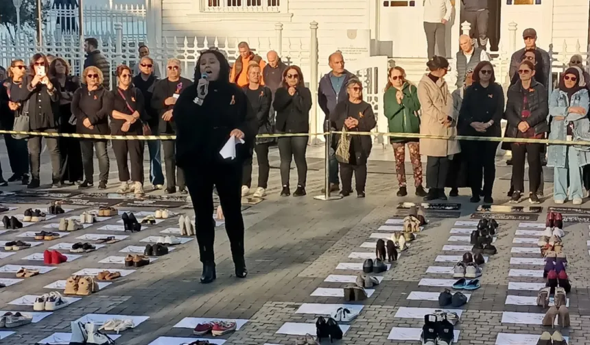 Mudanyalı kadınlar şiddete karşı 7 saat nöbet tuttu