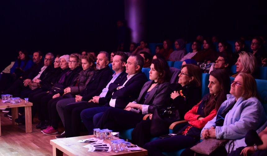 Bursa Osmangazi’de Tiyatro Keyfi Yaşandı