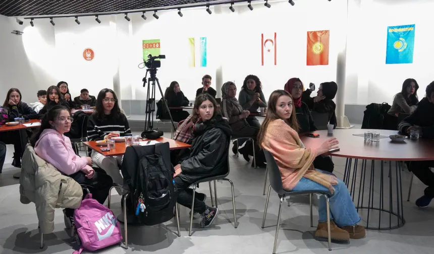 Ankara Keçiören'de gençlere Erasmus+ bilgilendirmesi