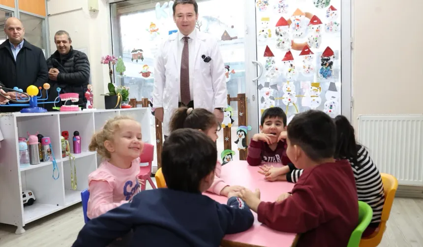 Bursa'da Başkan Erkan Aydın çocuklara mesleğini tanıttı