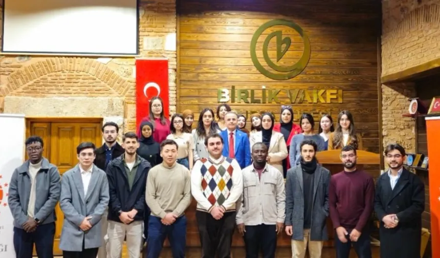 İletişim Başkanlığı Bursa Bölge Müdürü Gölbaşı'dan uluslararası öğrencilere 'Kamu Diplomasisi ve Medya' dersi