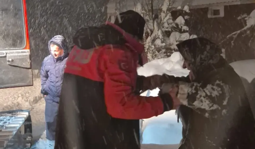 Kastamonu'da AFAD'tan karla mücadelede insan odaklı hizmet