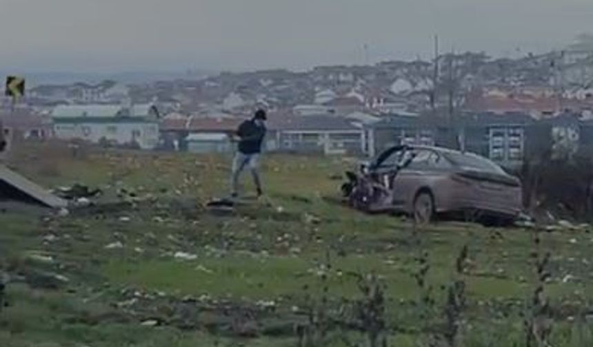 İnegöl’de Korkutan Kaza 2 Otomobil Çarpıştı