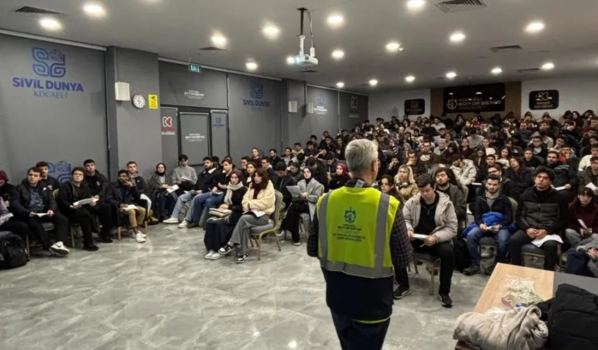 Kocaeli'de TEKNOFEST öğrencilerine ilk yardım eğitimi