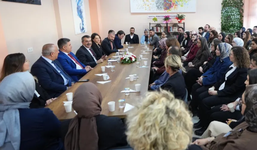 Öğretmenler için meslekte kariyer basamakları kılavuzu yayımlandı