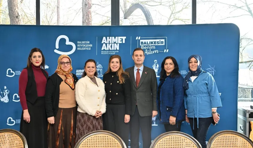 Ahmet Akın'dan 'kadın muhtar' vurgusu