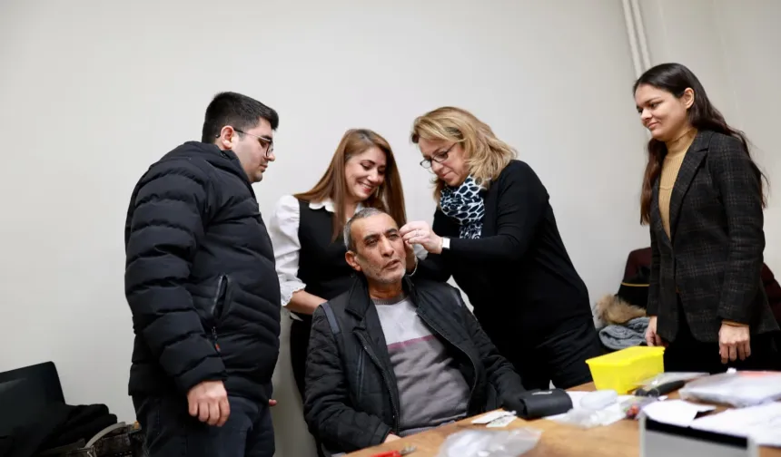 Bursa Gemlik'te ihtiyaç sahiplerine ücretsiz işitme cihazı desteği