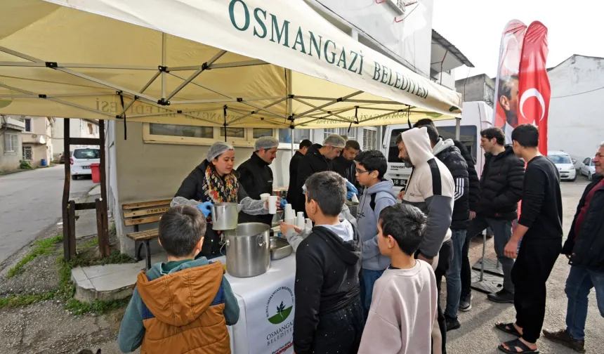 Bursa Osmangazi'de Cuma bereketi paylaşıldı