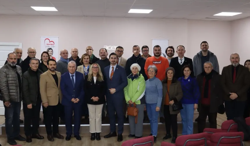 Cumhuriyet'in kuruluşunda basının kritik rolü İzmit'te anlatıldı