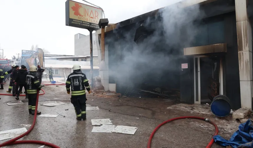 Erzurum'da Keresteciler Sitesi'nde yangın: 1 ölü, 7 yaralı