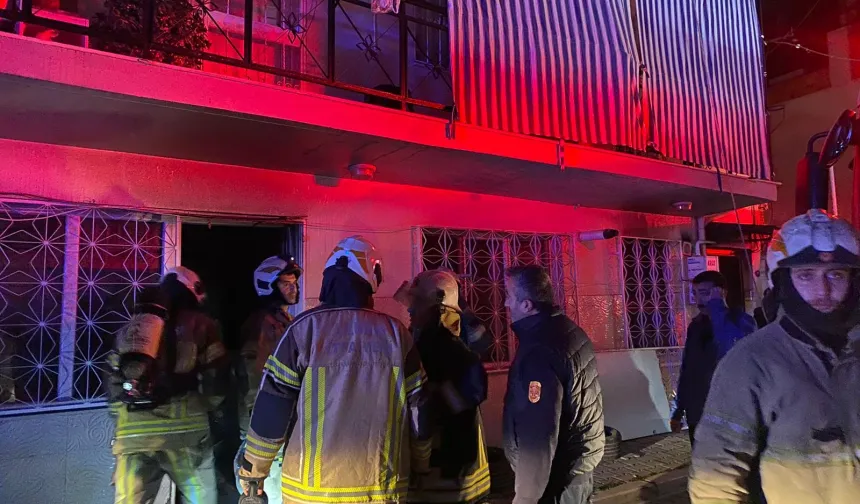 İzmir Buca'da ev yangını: 1 ölü!