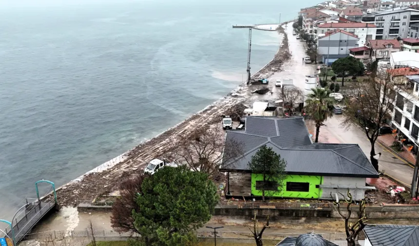 Kocaeli Ulaşlı sahiline dalga kırıcı set