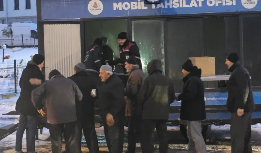 Nevşehir Belediyesi'nden poğaça ve süt ikramı