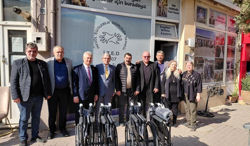İnegöllü Muhtarlardan İZED’e 4 Tekerlekli Sandalye