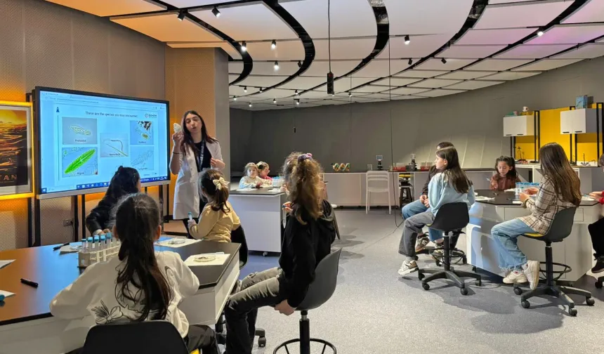 Bursa Osmangazi'den kadın ve kız çocuklarına bilim yolculuğu