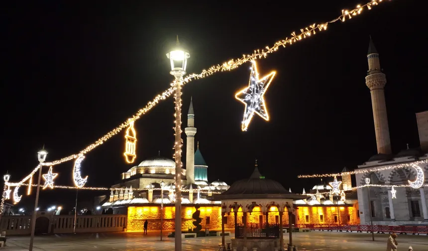 Konya 11 Ayın Sultanı'nı ışıl ışıl karşılıyor