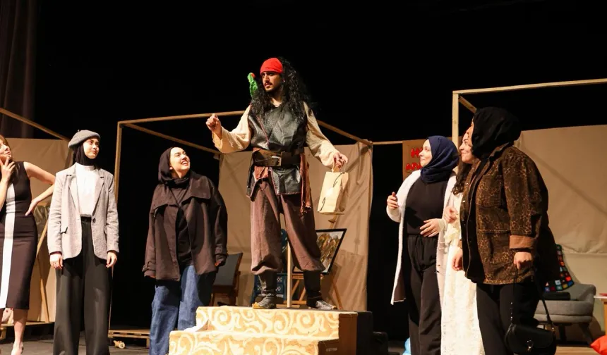 Konya'da Retro Tiyatro Topluluğu'ndan esprili ve etkileyici performans
