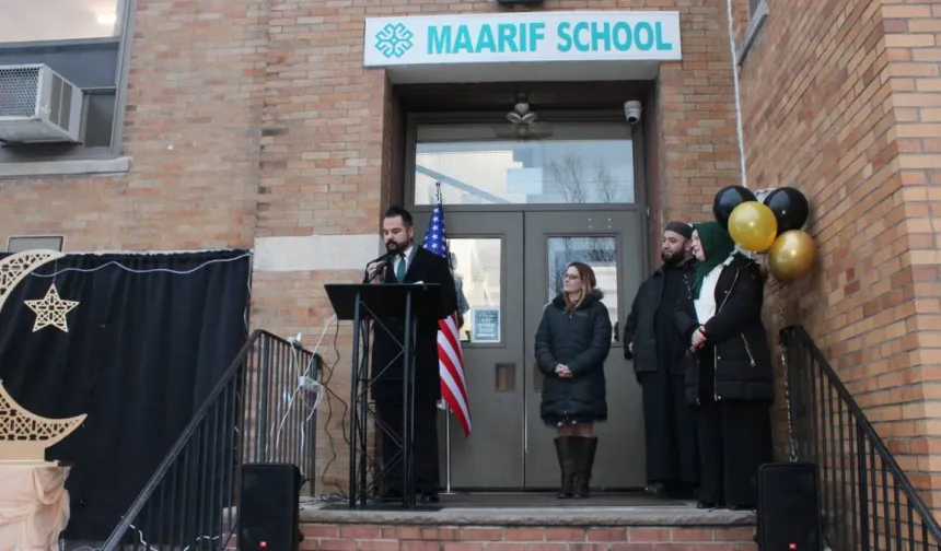 New Jersey'de ilk... Bloomfield'da Ramazan hilali Maarif Okulu'nda aydınlatıldı
